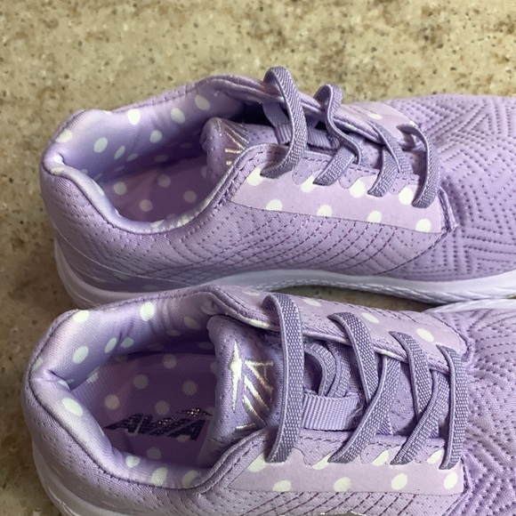 NWOT Avia Avi-Kismet Sneakers in Pastel Lilac & White Size 1 - Picture 3 of 5